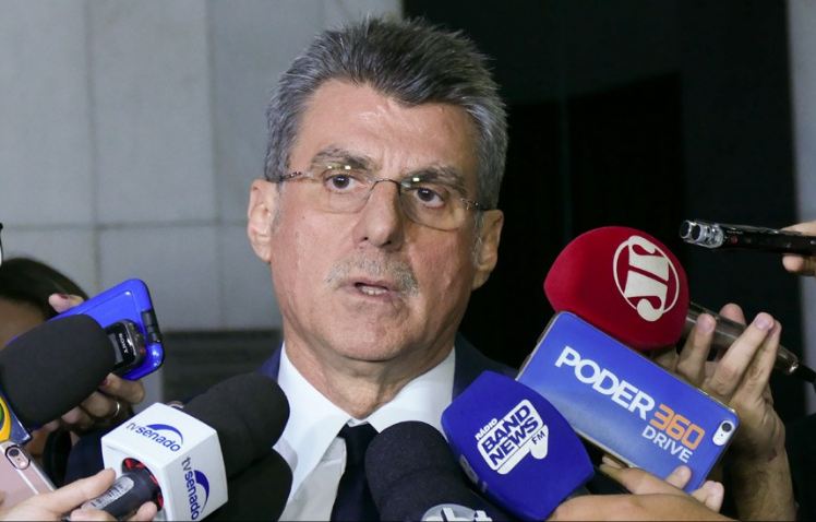 MP que altera reforma trabalhista 'sai em alguns dias', diz Jucá